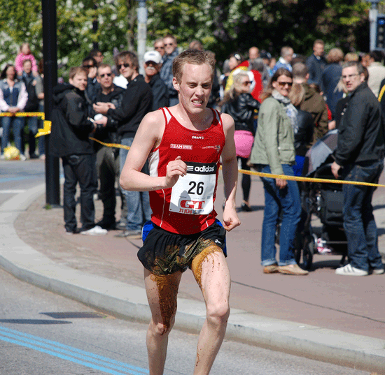 boston marathon pooping. pooping.